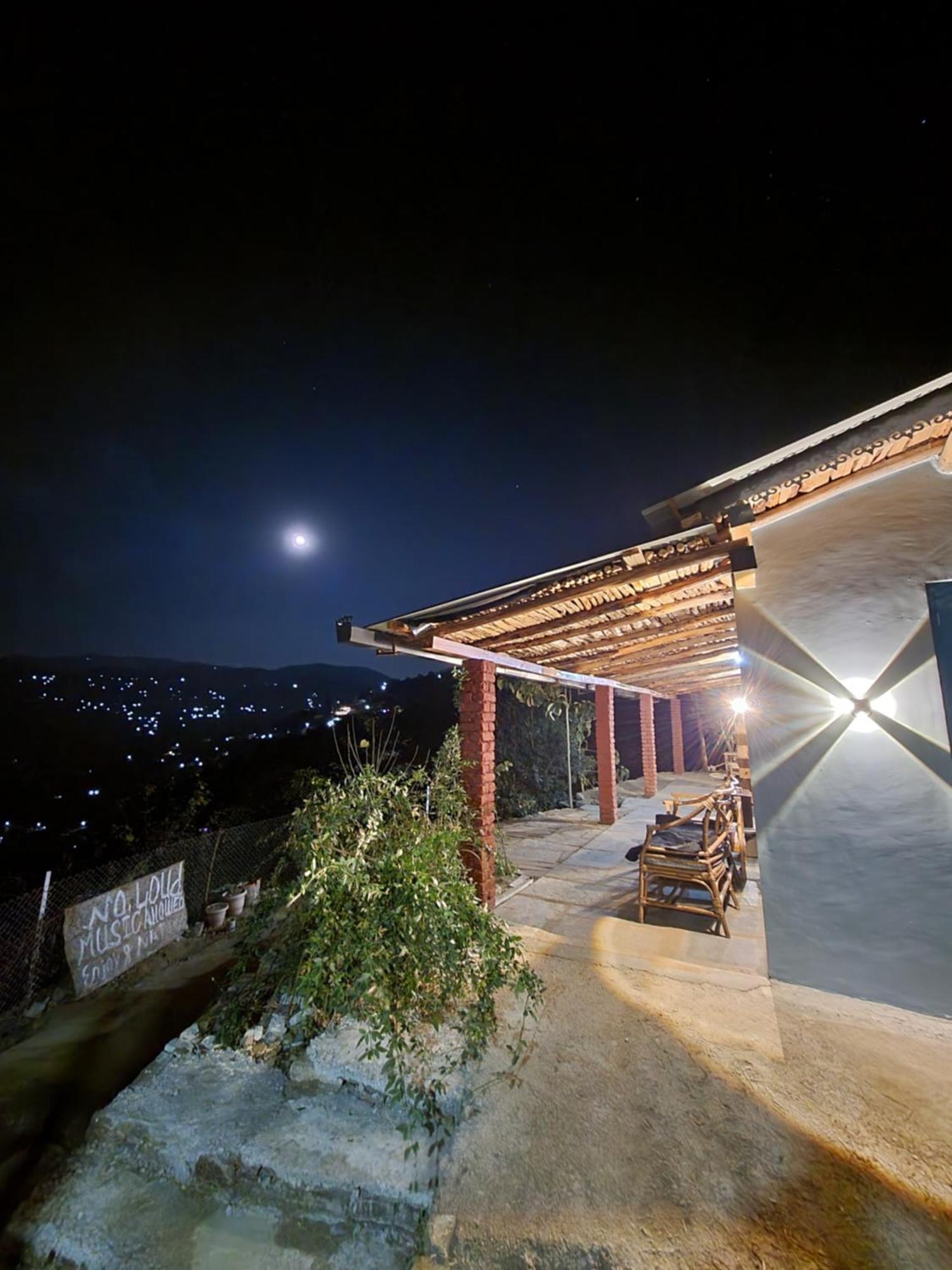 Zenoaks Homestay Almora Exterior photo